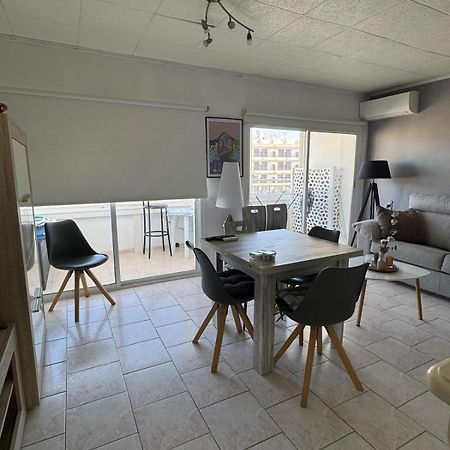 Appartement Premiere Ligne De Mer Avec Piscine Roses Eksteriør billede