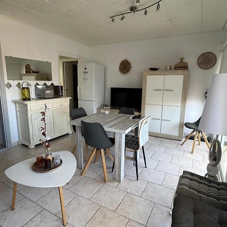 Appartement Premiere Ligne De Mer Avec Piscine Roses Eksteriør billede