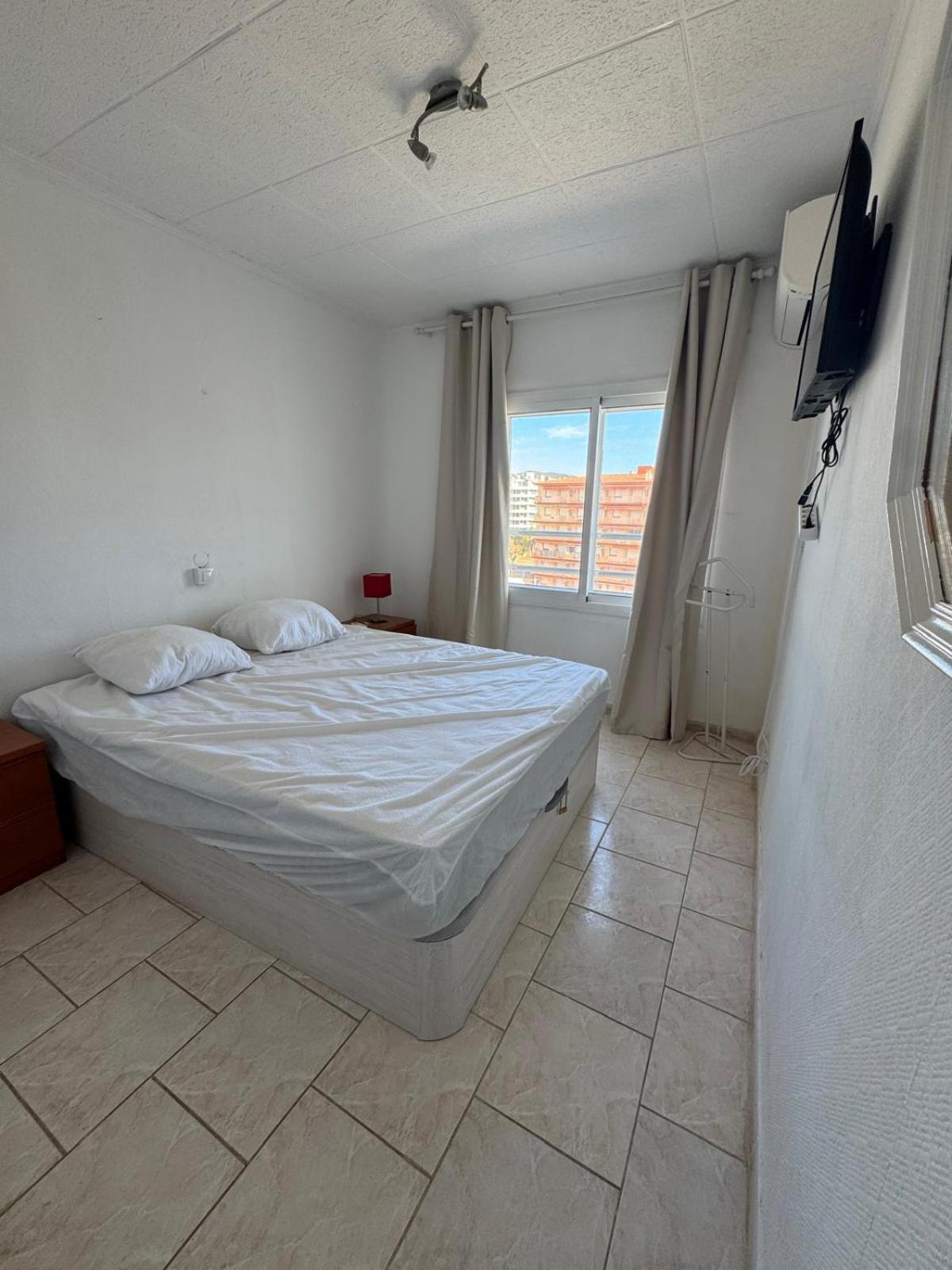 Appartement Premiere Ligne De Mer Avec Piscine Roses Eksteriør billede